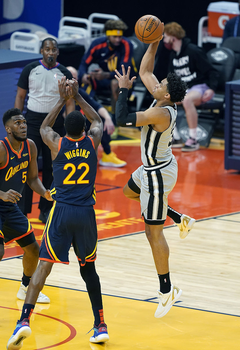 九游加时末段波士顿凯尔特人绝杀压哨——NBA总决赛节点到来，悬念犹存，阵容厚度经受考验的简单介绍